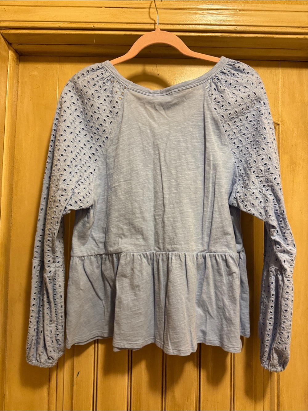 Time and Tru Powder Blue Eyelet Sleeve Peplum Tunic - Picture 4 of 4